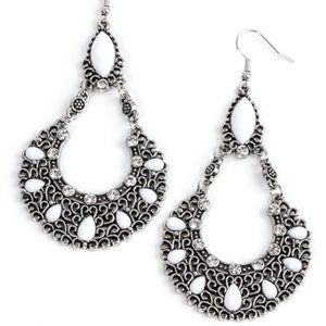 Paparazzi Fluent in Florals - White